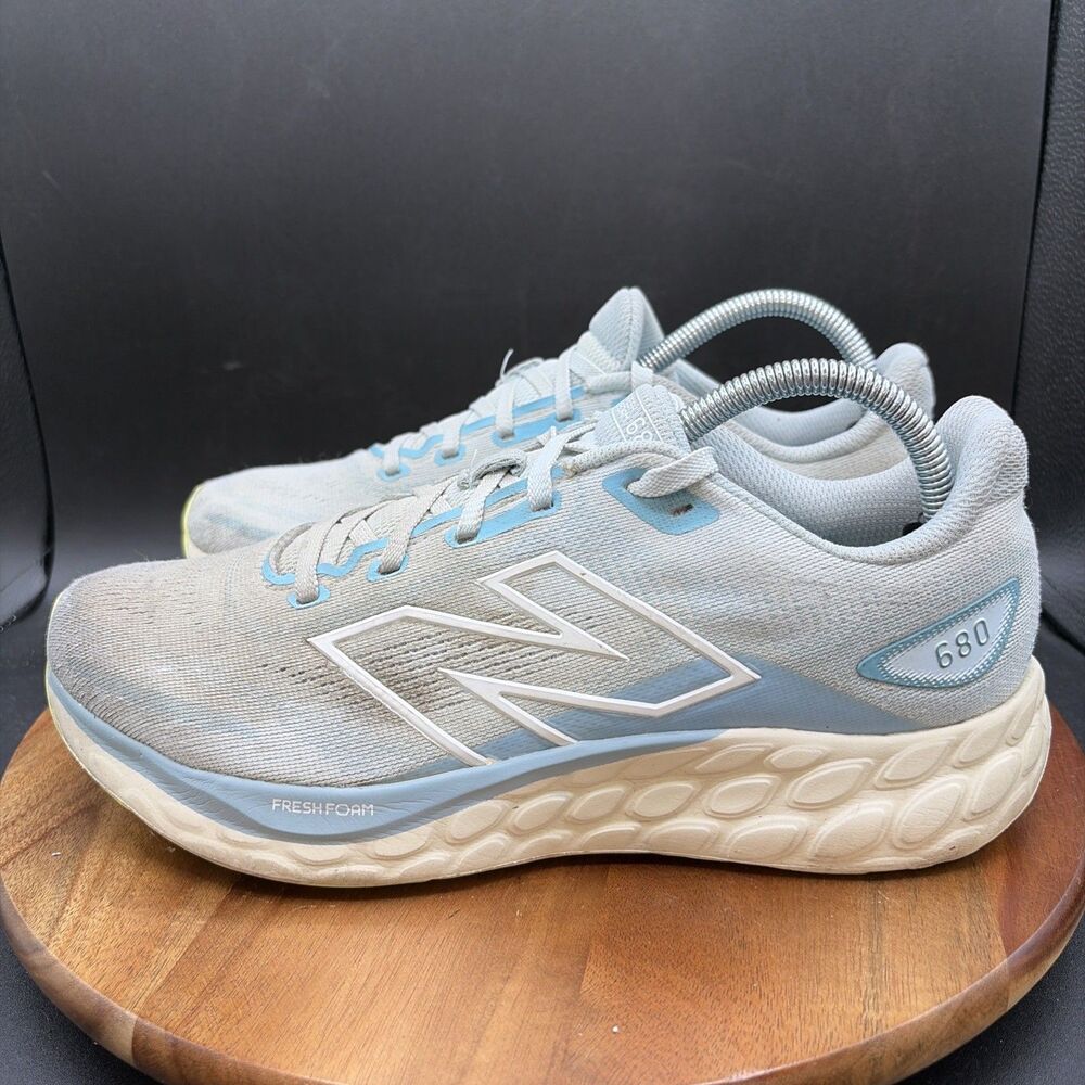 New Balance Fresh Foam 680 v8 Womens Size 10 Blue White Running Shoes Sneakers